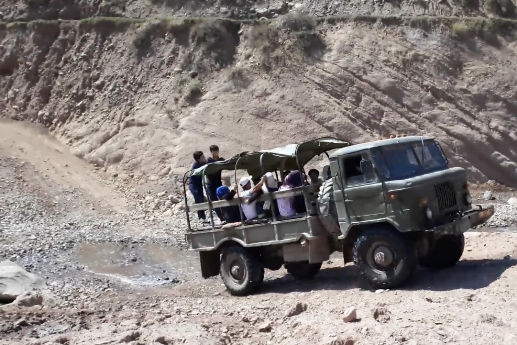 природа сари хосор. пагода сари хосор таджикистан на мессия. эмомали рахмон в балджуван. таджикистан сары хосор. пагода сари хосор таджикистан на мессия.