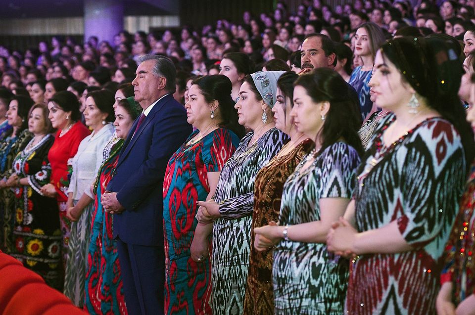 Душанбе сегодняшний день. Эмомали Рахмон. Жена президента Эмомали Рахмона. Рухшона Эмомали Рахмон.