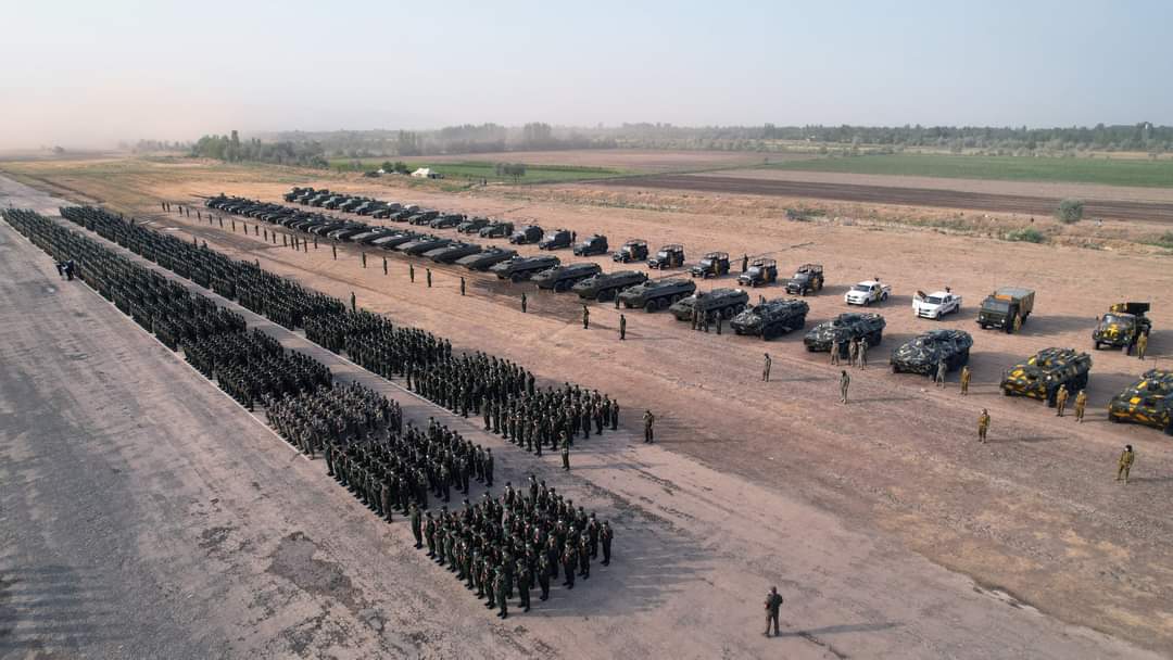 Таджикистан демонструє Талібану військову силу (ФОТО)
