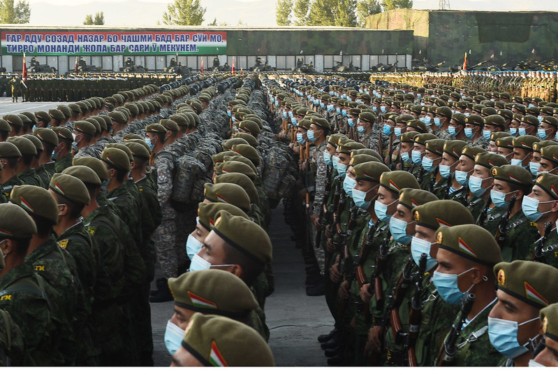 Население таджикистана на 2024 год. Национальная гвардия Таджикистана. Армия Таджикистана. Армия Таджикистана 2017. Военный парад Таджикистан.